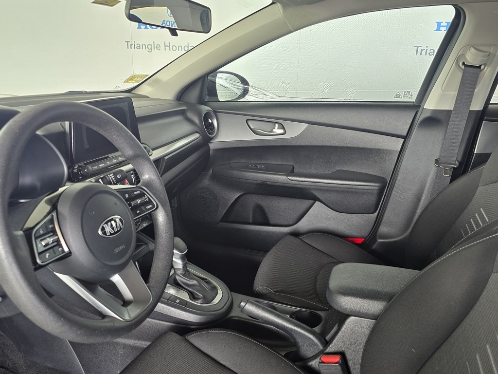 Thumbnail: 2019 Kia Forte - 11