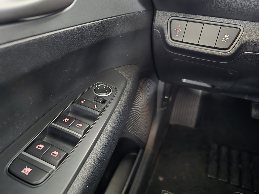 Thumbnail: 2019 Kia Forte - 15