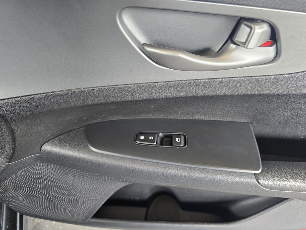 Thumbnail: 2019 Kia Forte - 16