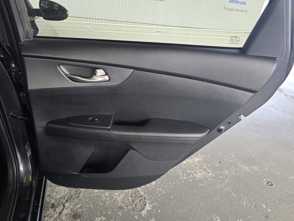 Thumbnail: 2019 Kia Forte - 17