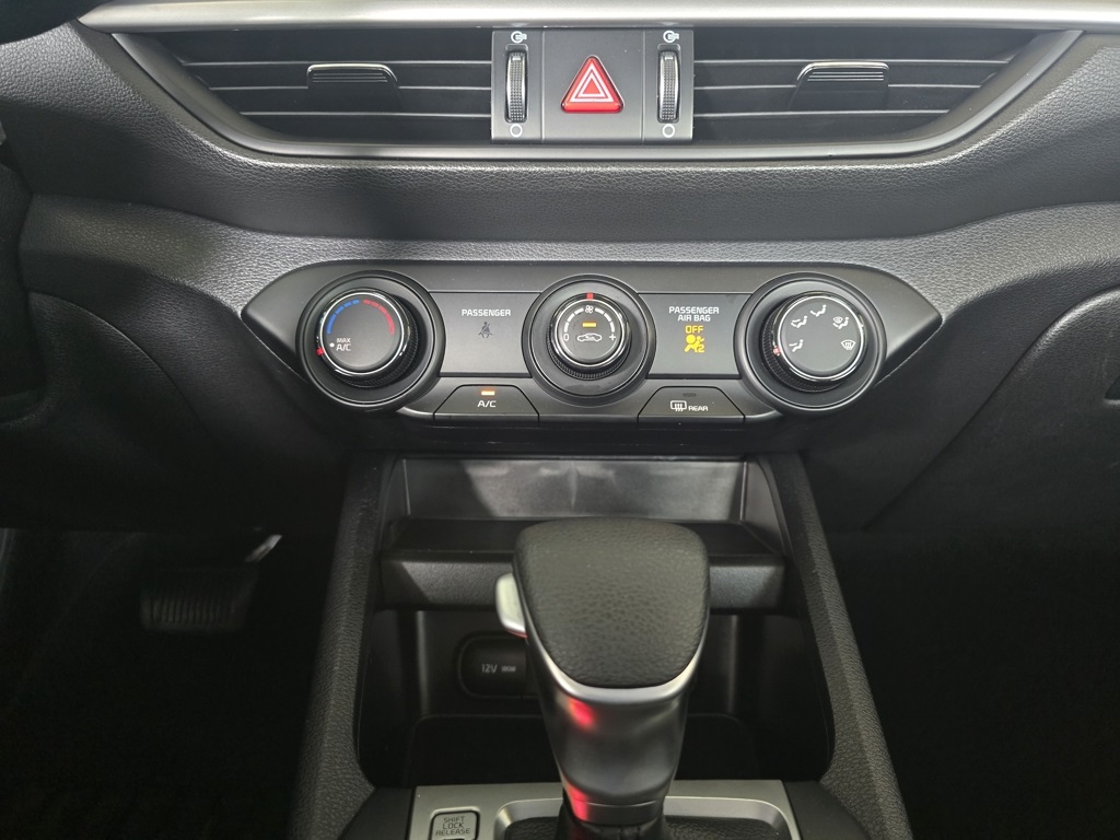 Thumbnail: 2019 Kia Forte - 21