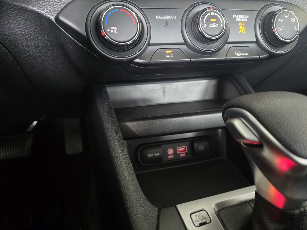 Thumbnail: 2019 Kia Forte - 22