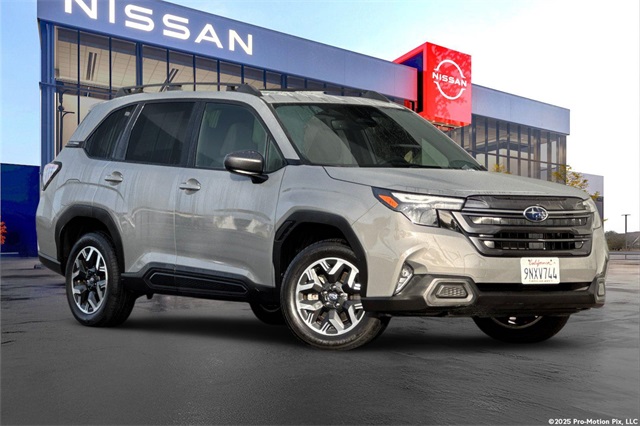 2025 Subaru Forester Premium's photo