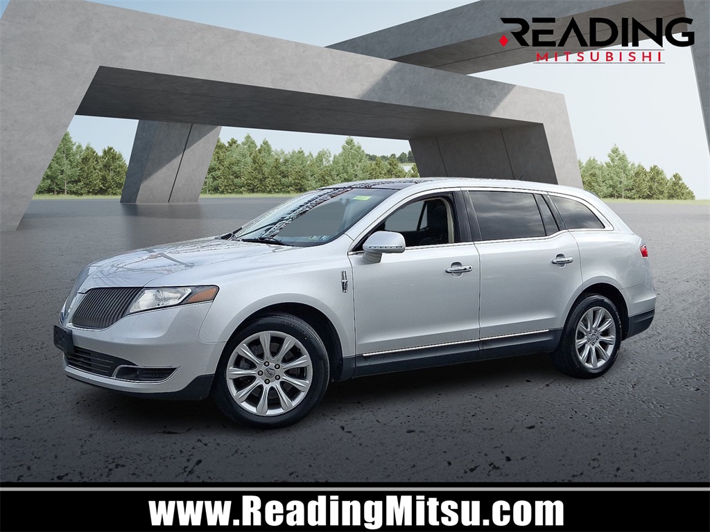 2013 Lincoln MKT FWD