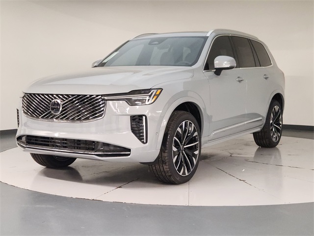 2026 Volvo XC90 Plus's photo