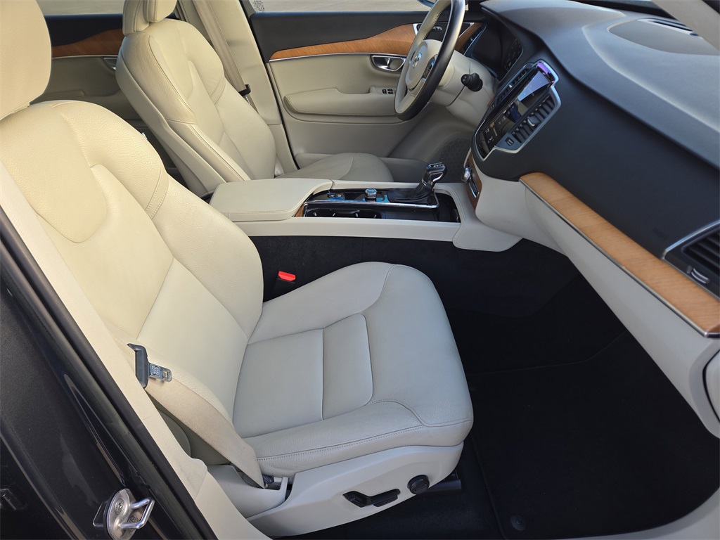 2022 Volvo XC90 T5 Momentum Gray at DeMontrond Auto Country