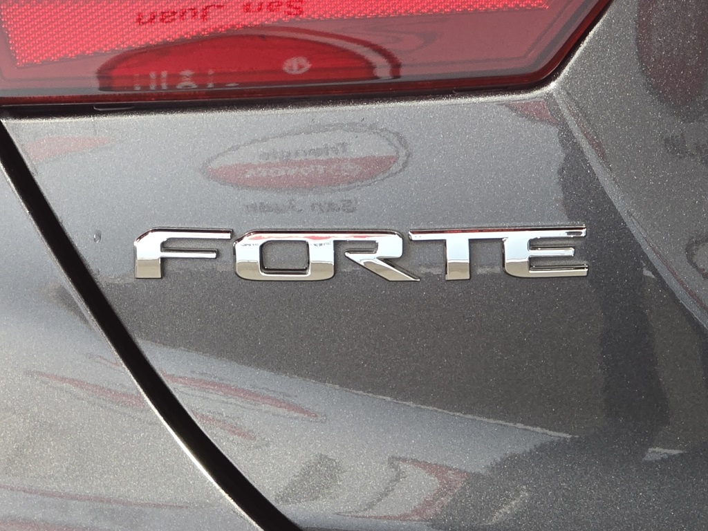 Thumbnail: 2021 Kia Forte - 11