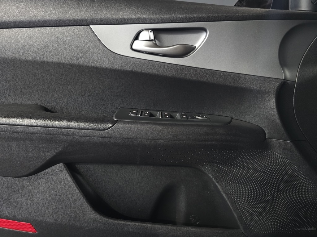 Thumbnail: 2021 Kia Forte - 12