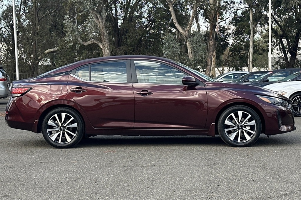 2025 Nissan Sentra SV photo 3