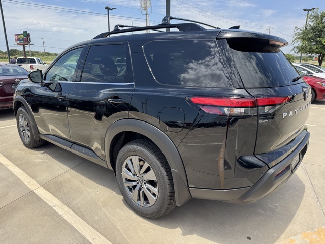 2025 Nissan Pathfinder SV photo 9