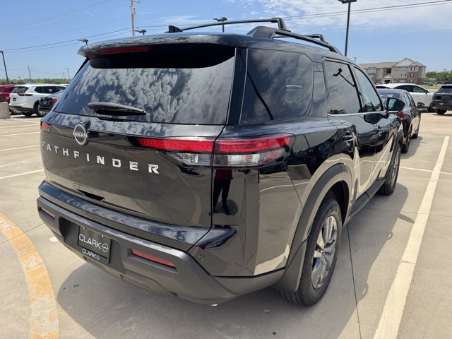 2025 Nissan Pathfinder SV photo 7
