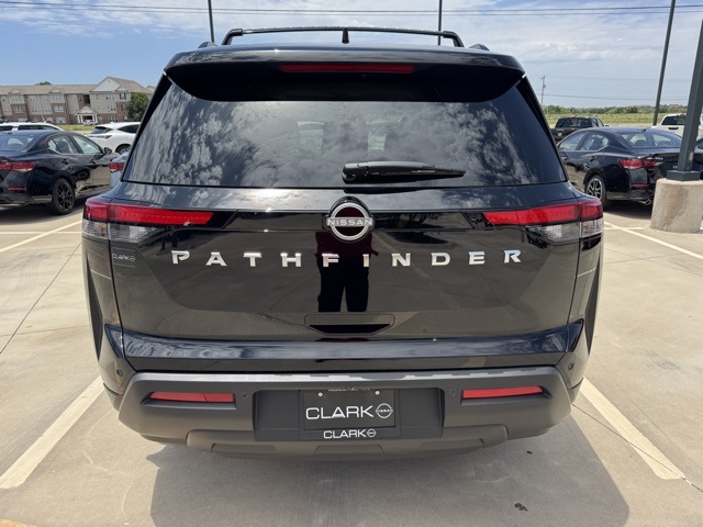 2025 Nissan Pathfinder SV photo 8