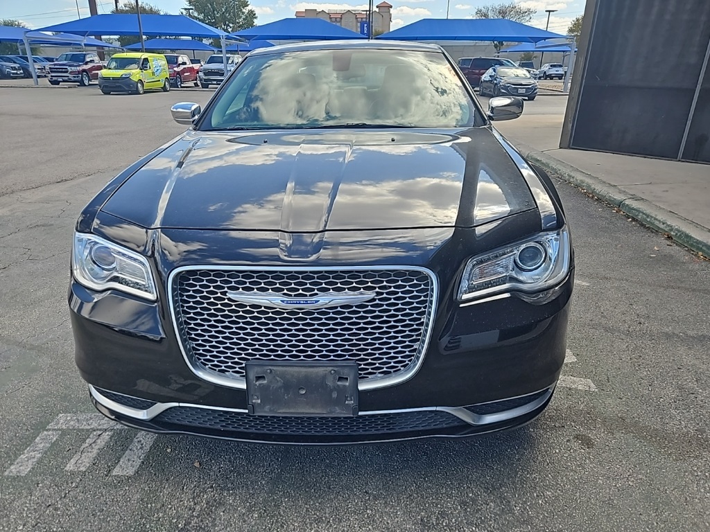 Used Car 2019 Chrysler 300  Touring For Sale Under $20,000 In San Marcos, Texas