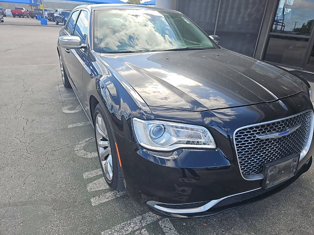 Used Car 2019 Chrysler 300  Touring For Sale Under $20,000 In San Marcos, Texas