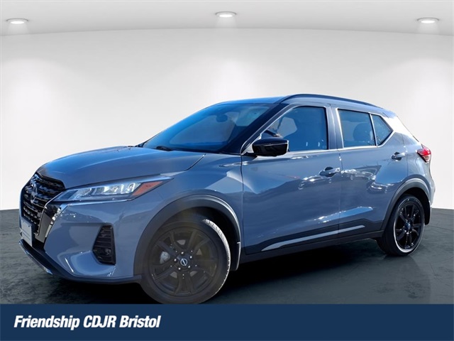 2023 Nissan Kicks SR FWD