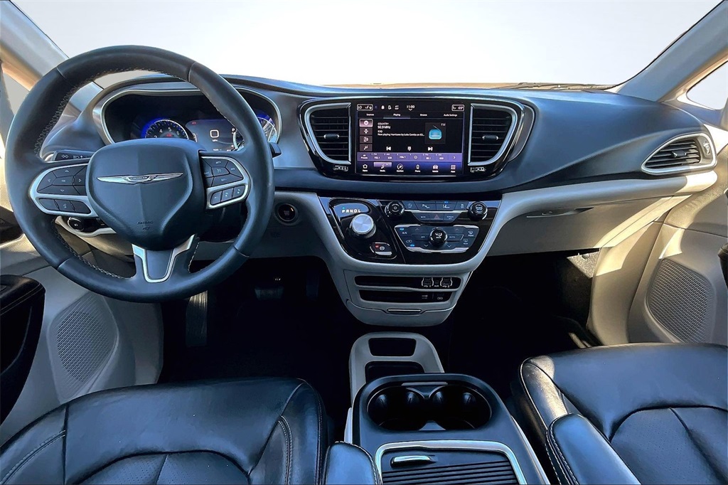 2022 Chrysler Pacifica Touring L White at AutoSavvy Houston Southwest