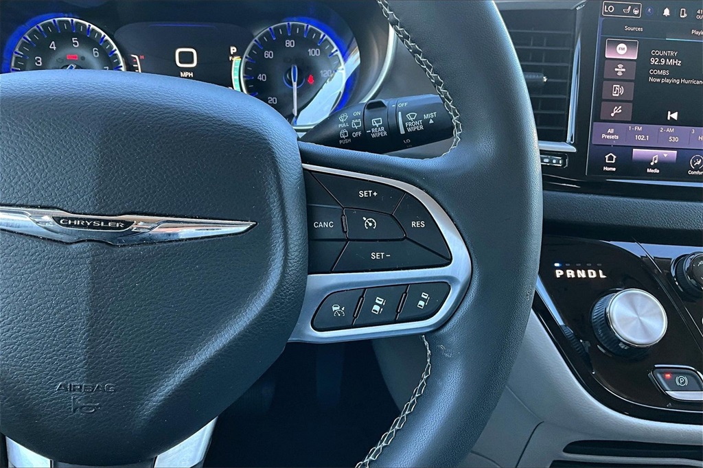 2022 Chrysler Pacifica Touring L White at AutoSavvy Houston Southwest