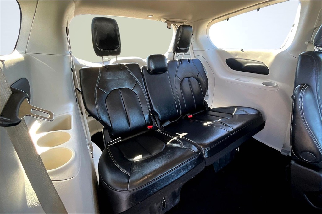 2022 Chrysler Pacifica Touring L White at AutoSavvy Houston Southwest