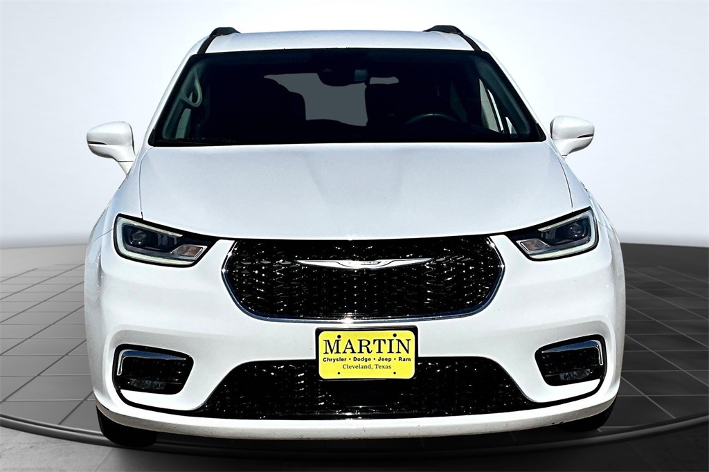 2022 Chrysler Pacifica Touring L White at AutoSavvy Houston Southwest