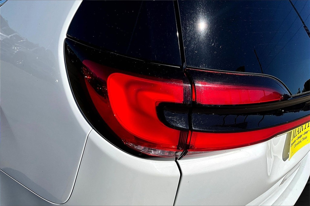 2022 Chrysler Pacifica Touring L White at AutoSavvy Houston Southwest