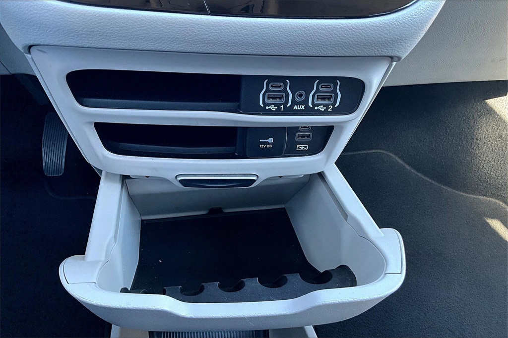 2022 Chrysler Pacifica Touring L White at AutoSavvy Houston Southwest