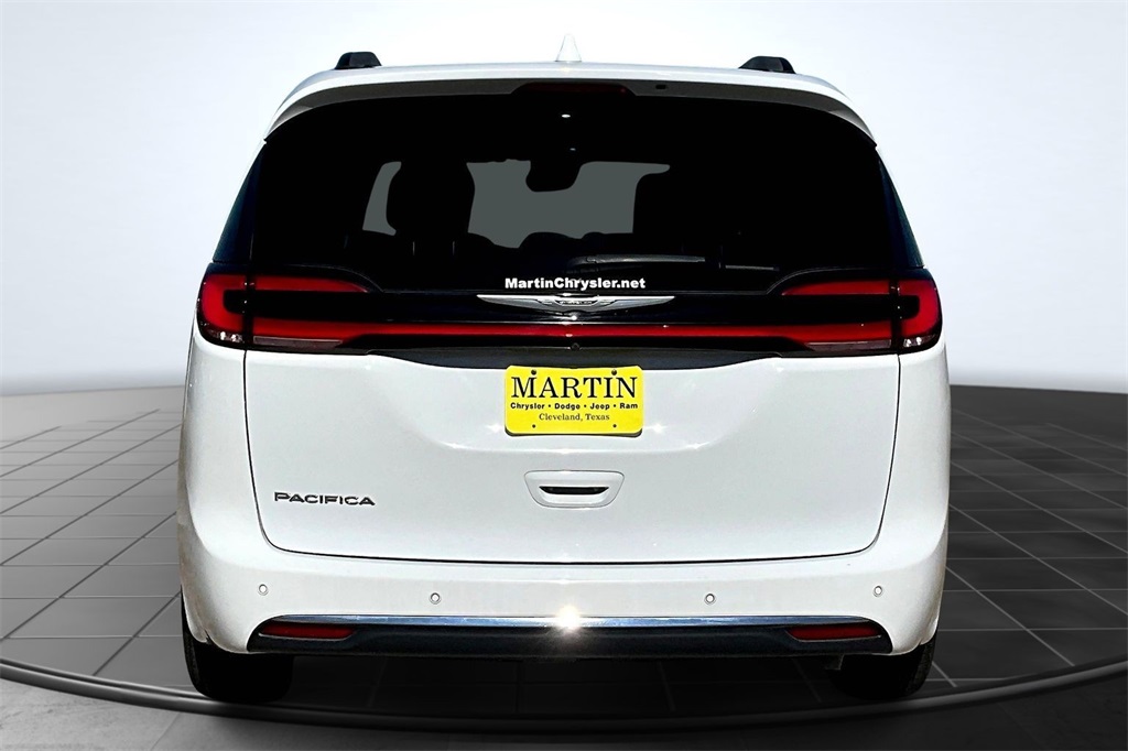 2022 Chrysler Pacifica Touring L White at AutoSavvy Houston Southwest