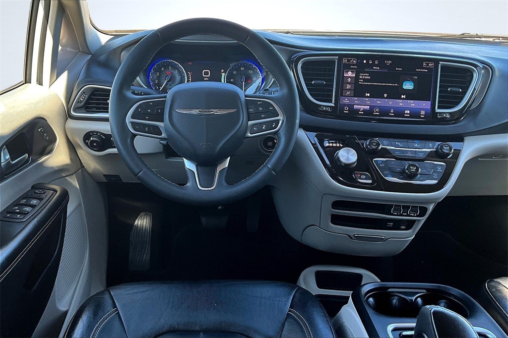 2022 Chrysler Pacifica Touring L White at AutoSavvy Houston Southwest