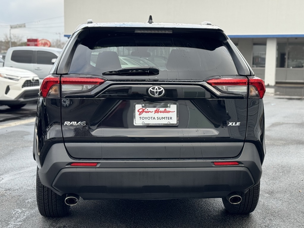 2023 Toyota RAV4 XLE photo 3