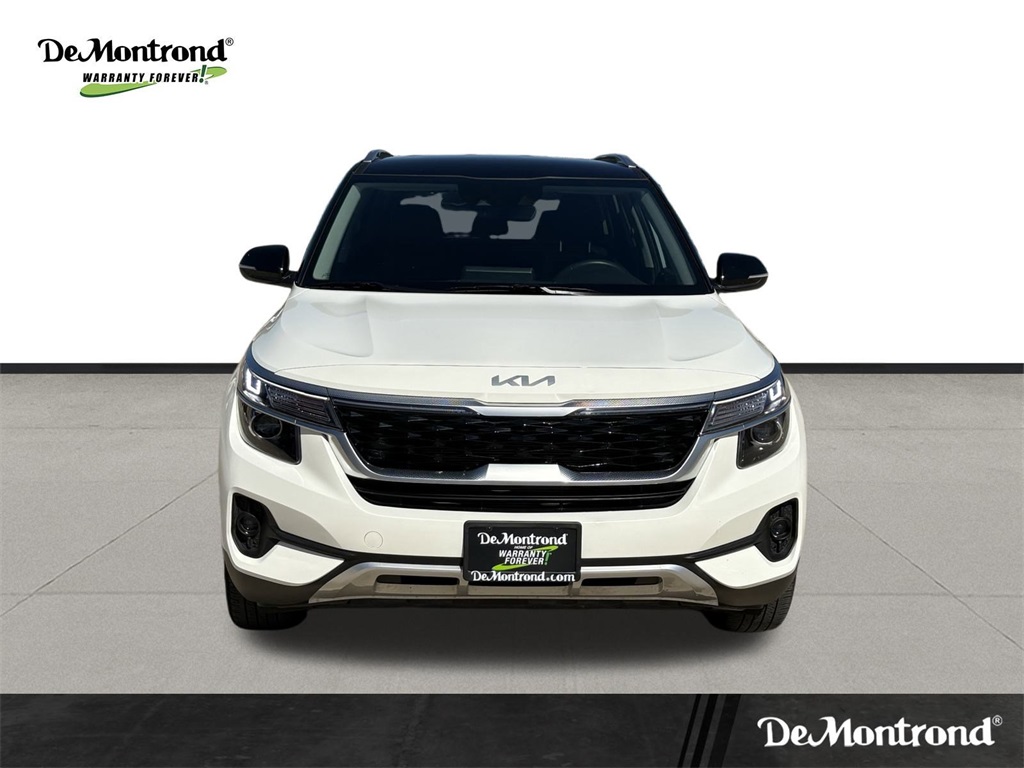 2023 Kia Seltos S White at Bayshore Chrysler Jeep Dodge Ram