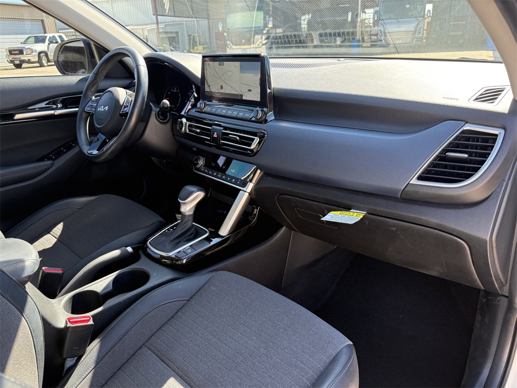 2023 Kia Seltos S White at Bayshore Chrysler Jeep Dodge Ram