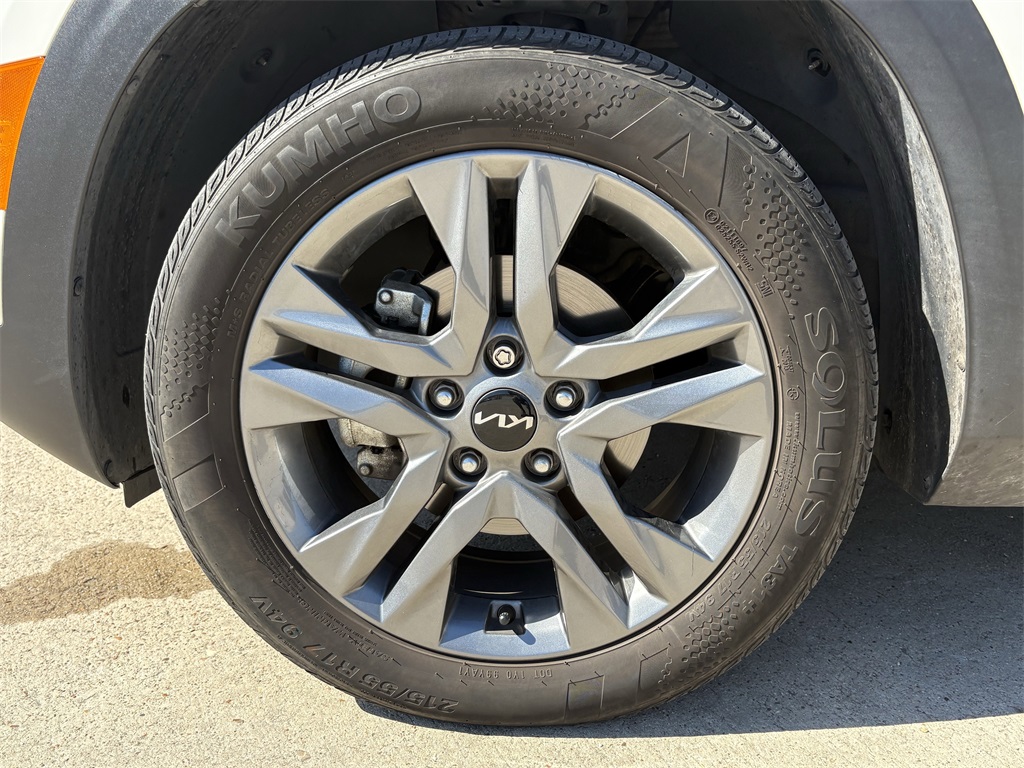 2023 Kia Seltos S White at Bayshore Chrysler Jeep Dodge Ram