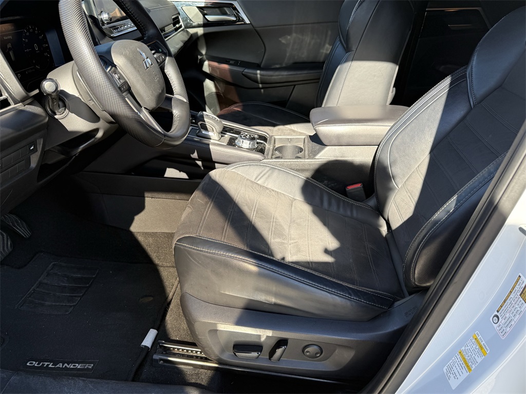 2023 Mitsubishi Outlander   at North Houston Mitsubishi