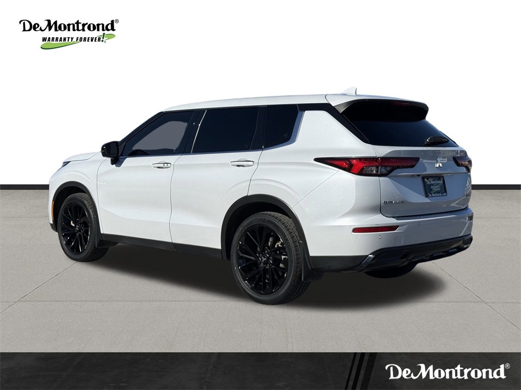 2023 Mitsubishi Outlander   at North Houston Mitsubishi