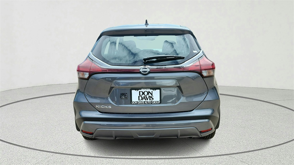 2025 Nissan Kicks Play