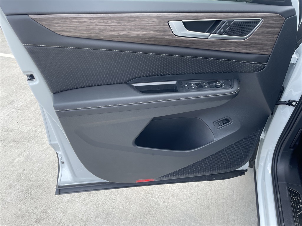 2025 Volkswagen Atlas 2.0T SEL - 10