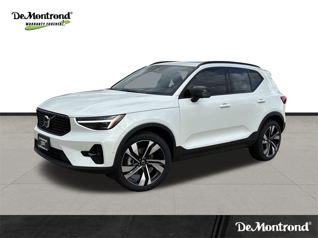 2026 Volvo XC40 B5 AWD ULTRA White at Ultimate Motorsports