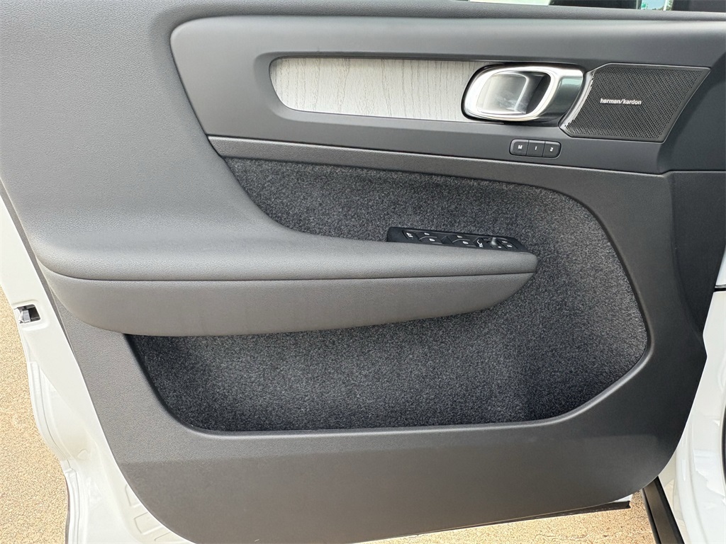 2026 Volvo XC40 B5 AWD ULTRA White at Ultimate Motorsports