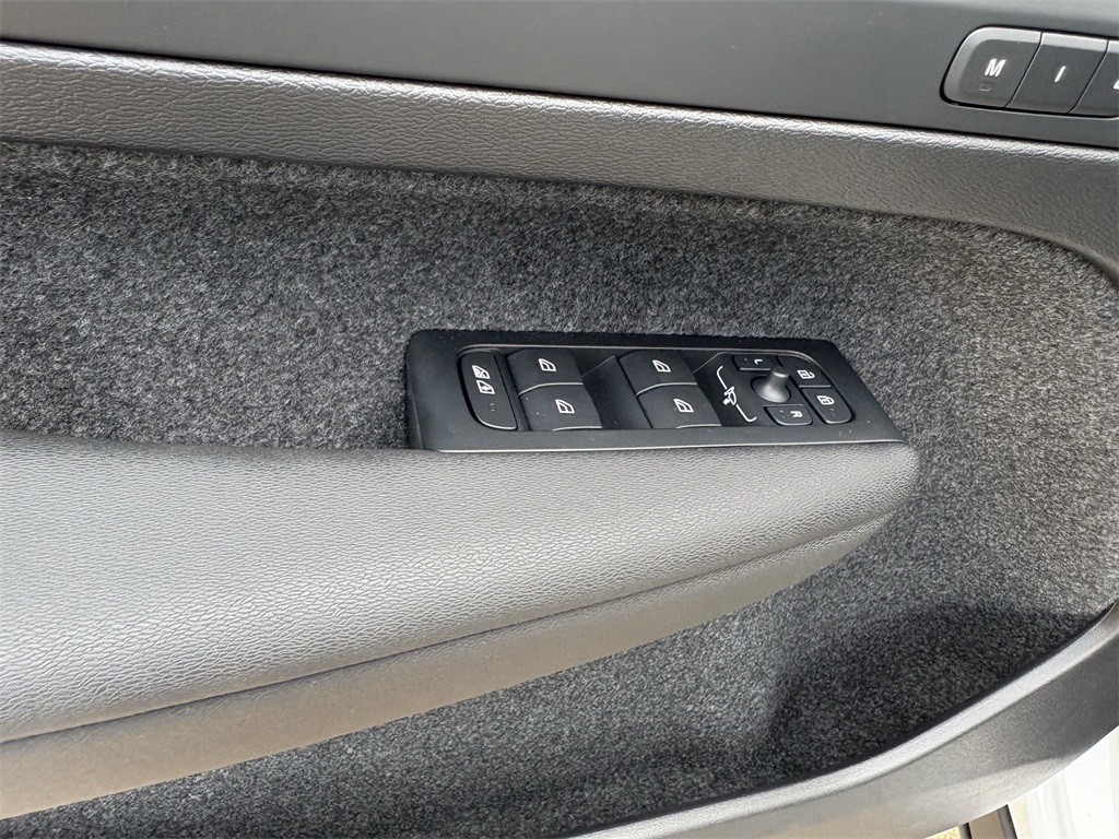 2026 Volvo XC40 B5 AWD ULTRA White at Ultimate Motorsports