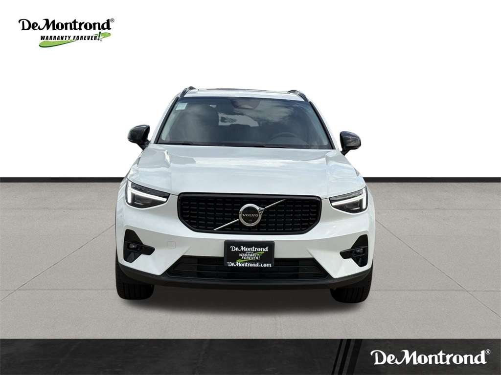 2026 Volvo XC40 B5 AWD ULTRA White at Ultimate Motorsports