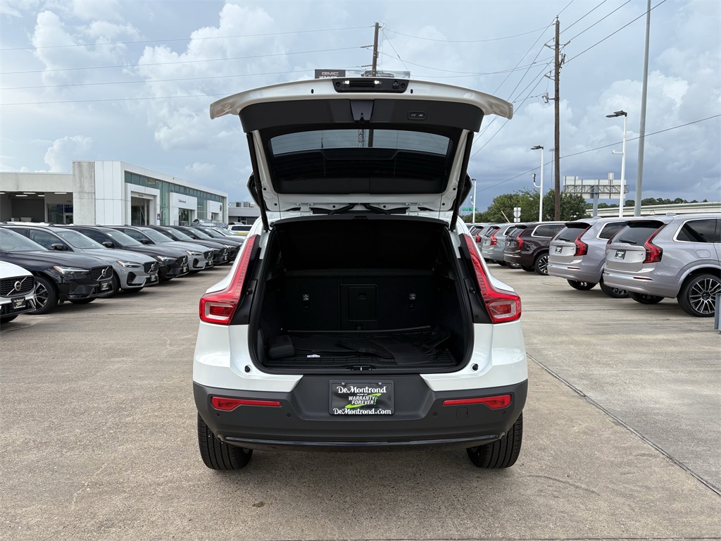 2026 Volvo XC40 B5 AWD ULTRA White at Ultimate Motorsports