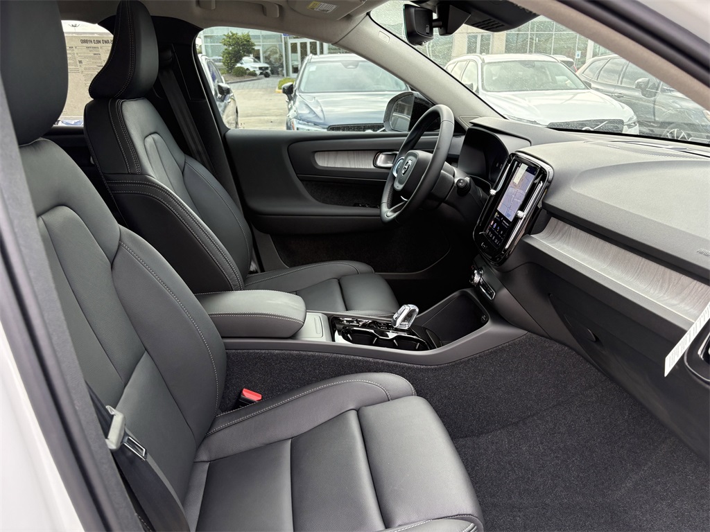 2026 Volvo XC40 B5 AWD ULTRA White at Ultimate Motorsports