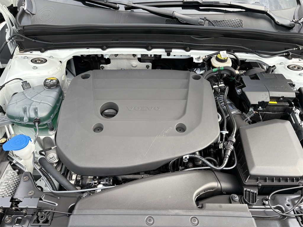 2026 Volvo XC40 B5 AWD ULTRA White at Ultimate Motorsports