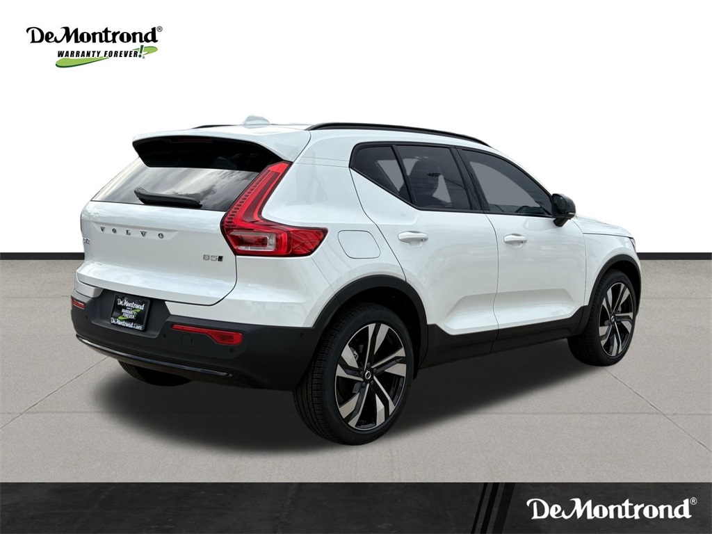 2026 Volvo XC40 B5 AWD ULTRA White at Ultimate Motorsports