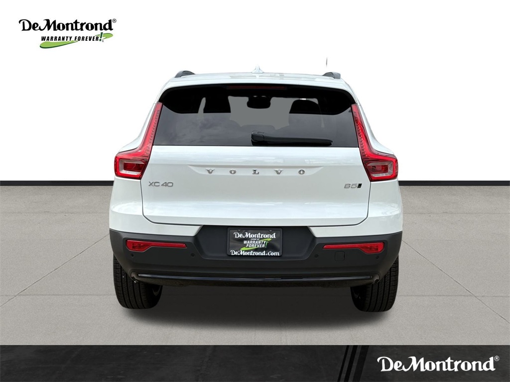 2026 Volvo XC40 B5 AWD ULTRA White at Ultimate Motorsports