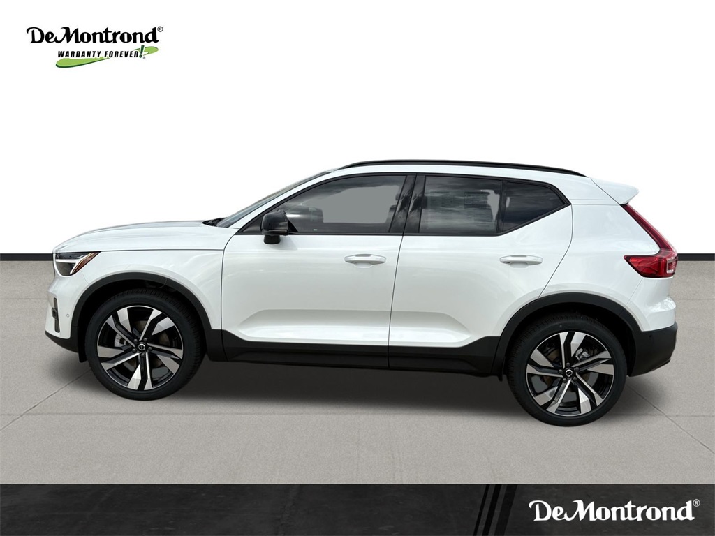 2026 Volvo XC40 B5 AWD ULTRA White at Ultimate Motorsports