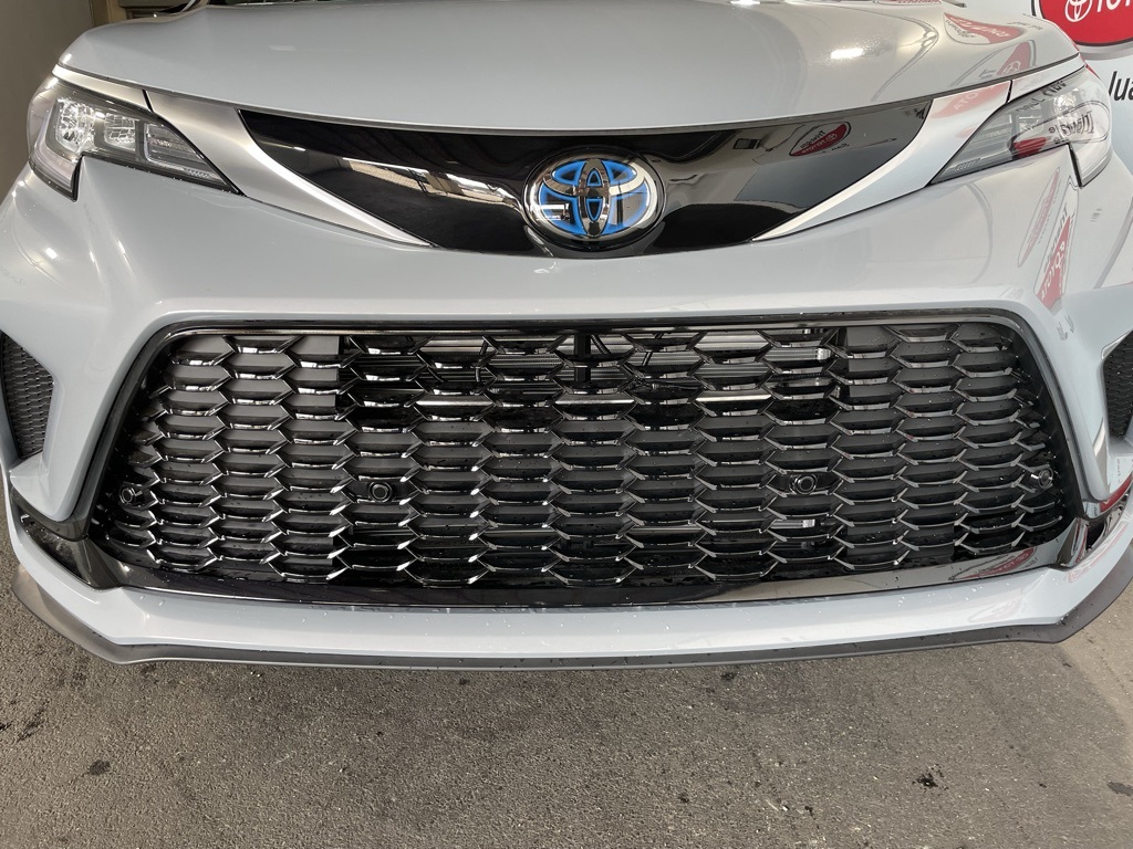 Thumbnail: 2025 Toyota Sienna - 12