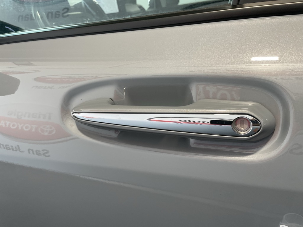 Thumbnail: 2025 Toyota Sienna - 14