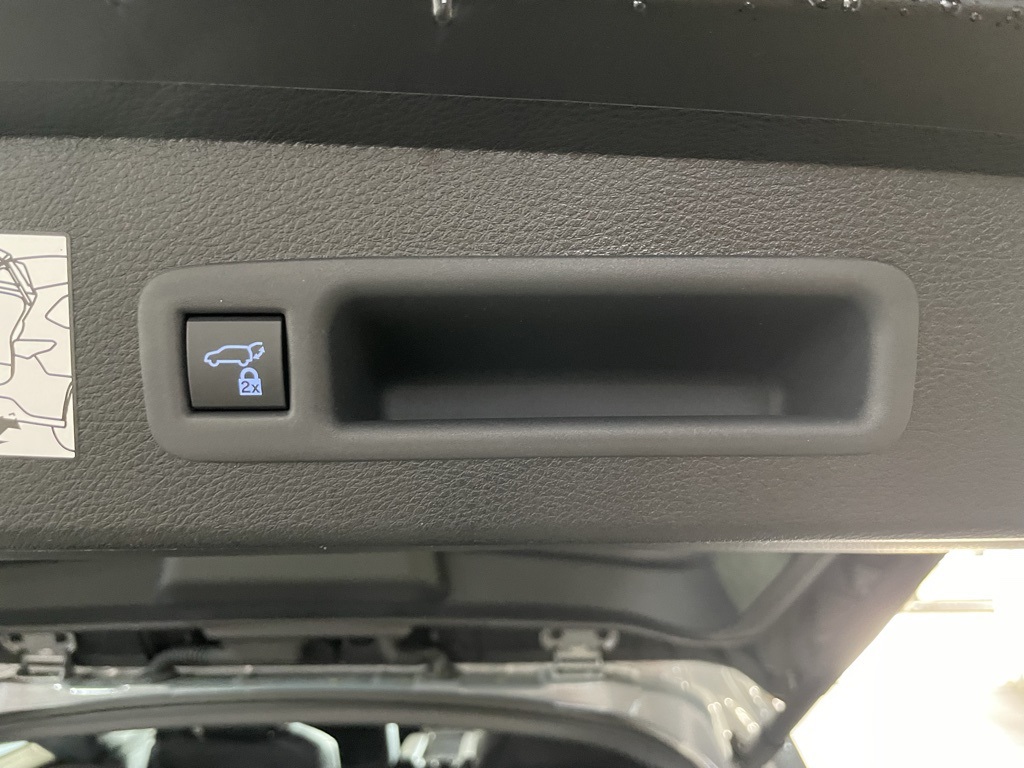 Thumbnail: 2025 Toyota Sienna - 25