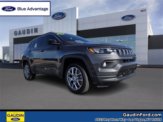 2024 Jeep Compass Latitude Lux's photo