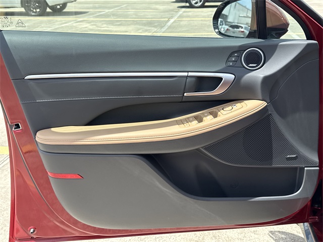 2025 Hyundai Sonata Hybrid Limited - 8